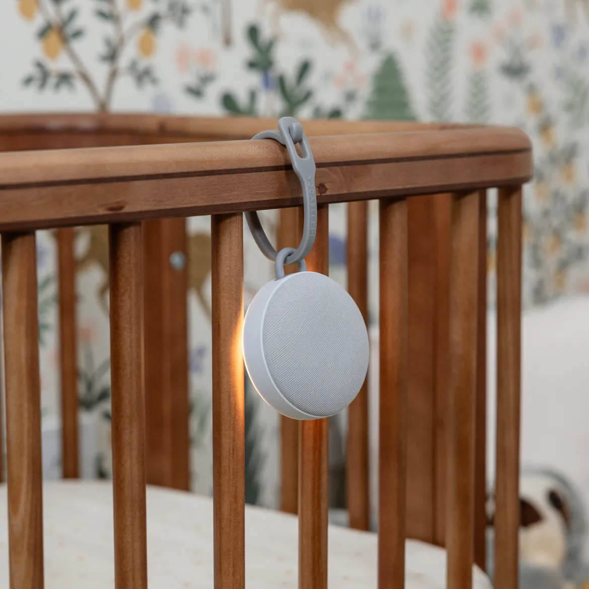 Hushh 2 Travel Sound Machine and Night Light