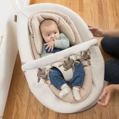 LEAF Grow Baby Seat & Rocker with Toy Bar